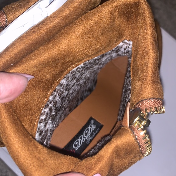 Reflection flat suede boots size 8 - Picture 4 of 6